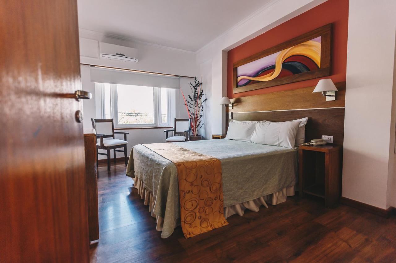 Los Tilos Hotel Y Spa By Cph Villa Carlos Paz Eksteriør bilde
